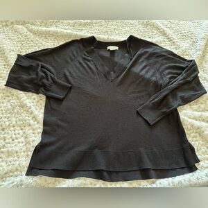 H&M v neck lightweight sweater top size Xsmall